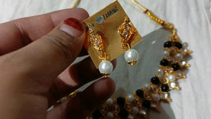 Black And White Pearl Necklace