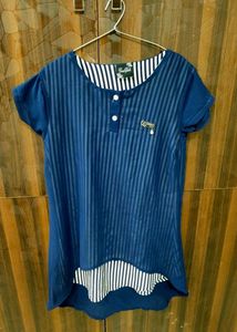 Striped Women&#39;s Top💙🤍