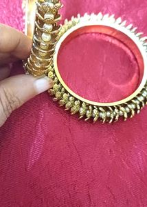 Gold-toned Bangle Set