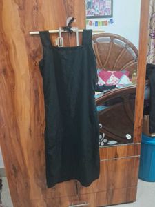 Black Sleeveless Midi Dress