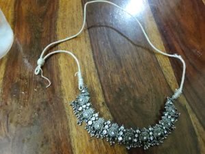 Silver choker