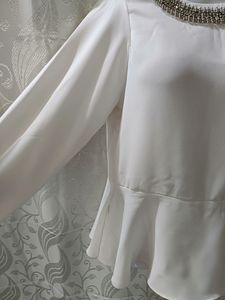 Beads O-neck Long Sleeves Top