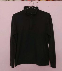 UNIQLO Hoodie Type Sweatshirt