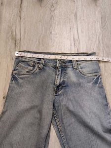 Ma050 Levi&#39;s Beggy Jeans Waist 28 Inches