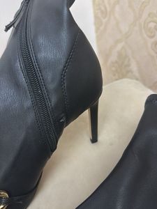 Black Chain Detail Boots