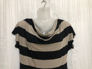 H&amp;M Short Sleeve Top