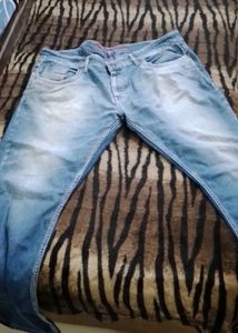 hi I want to sell this jean branded