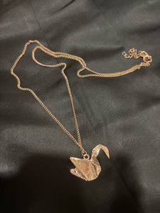 SWAN GOLD CHAIN FROM URBANIC