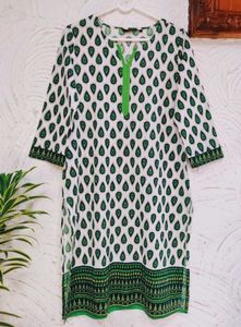 💚🤍💛 Cotton Kurti
