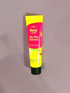 Plum Tinted smSunscreen and Sunshine Handcream ✨