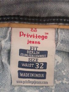 Light Wash Slim Fit Jeans