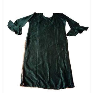 Green 💚 Beautiful Design Kurta With Cream Pant