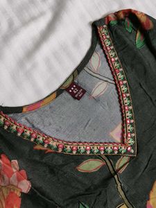 Elegant Crepe Floral Kurta Set