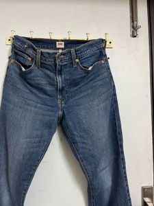 Levis Straight Jeans