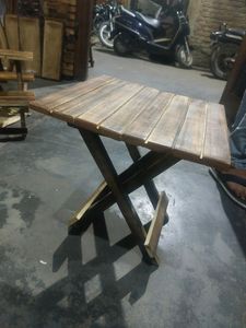 FOLDING SQUARE STOOL