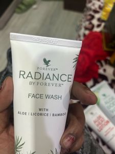 Forever Radiance Face Wash
