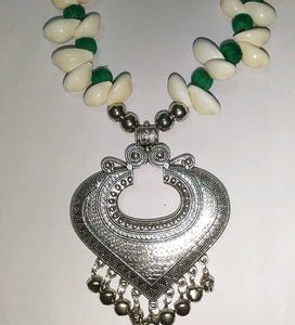 Shell Necklace &amp; Earring Set