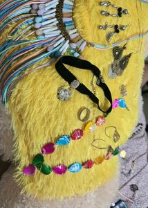 Assorted Jewellry As Shown In Pic