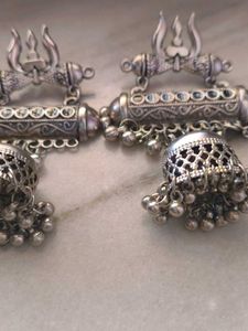 Vintage Silver Tone Dangle Earrings