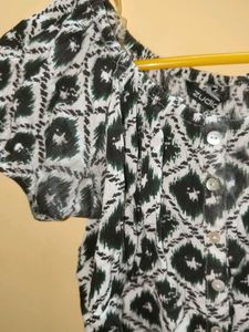 Zucker Cropped Top
