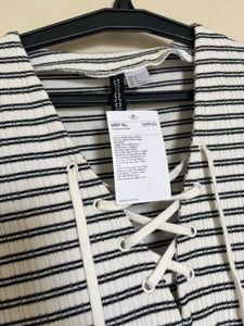 H&amp;M STRIPPED DETAILED DRESS