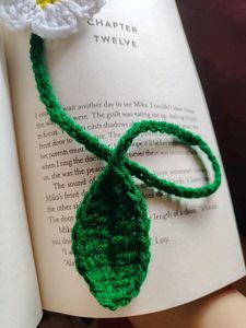 Crochet White Daisy Bookmark✨️🤍🕊