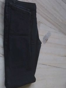 Black Jeans And Comtable