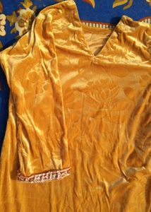 Gold Floral Velvet Salwar Kameez