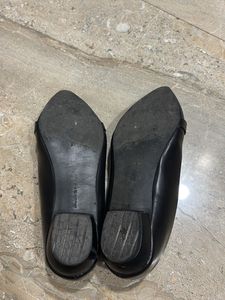 Black Pumps