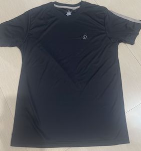 QUEBE C Black T Shirt