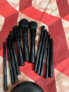 ✨COMBO✨M.A.C Cosmetics Powder Plus Compact &amp; brush