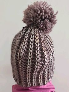 Stylish Knit Beanie with Pom Po