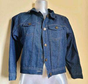 BOGO🎁Buy One Get 1 Free🎁Size Small Denim Jacket