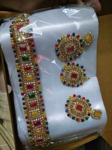 Beautiful New multicolour jewellery set with tika