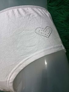 White Cotton 🇲🇾Briefs