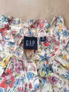GAP Cute Floral Print Top