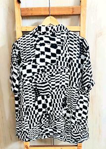 Black &amp; White Printed Shirt Size-44