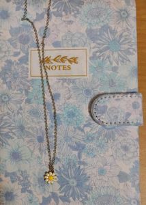 Daisy Pendant Necklace