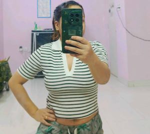 DEFACTO COLLAR CROP TOP