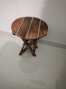 Small Foldable Wooden Table