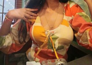 Beautiful Top With Cups ( Padded )