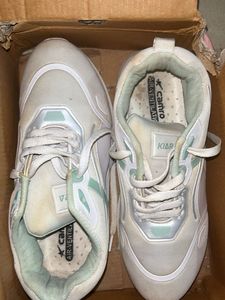 Comfortable White Sports Shoes