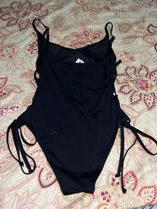 Pretty Bodysuit With Side Design