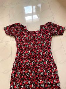 Beautiful Long Kurti With Earrings