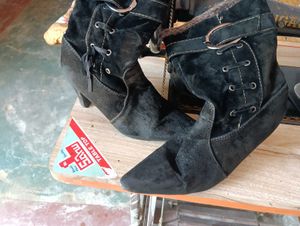 Black Velvett Boots