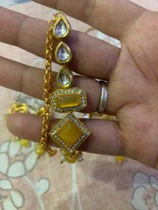 Yellow Jewellery Set with Mangtika