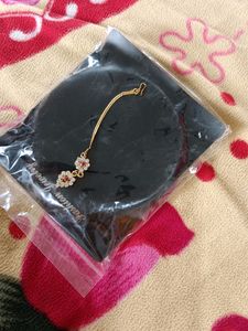 White Stones Necklace And Mangtika