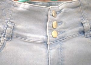 Trendy Ice Blue Crop Jeans – Chic, Comfortable &amp; V