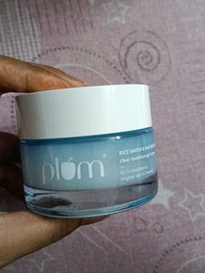 Plum Clear Moisture Gel Cream