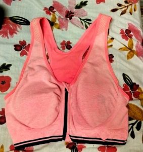 Stylish Sports Bra With Front Zipper